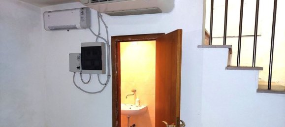 120m² Commercial property in Arezzo, Italy No. 213945 2