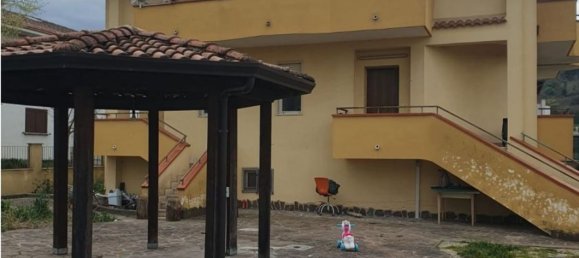 7 rooms Apartment in Benevento, Italy No. 206731 2