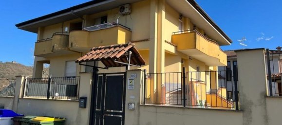 7 rooms Apartment in Benevento, Italy No. 206731 3