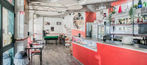 2 rooms Commercial property in Rome, Italy No. 334328 11