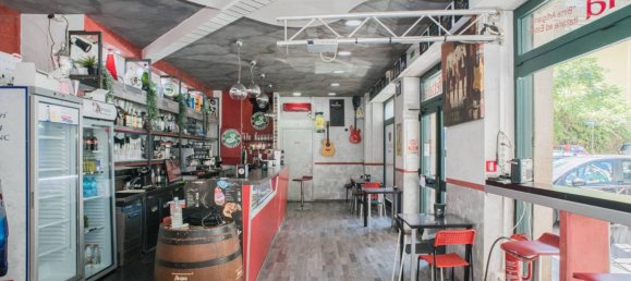 2 rooms Commercial property in Rome, Italy No. 334328 4