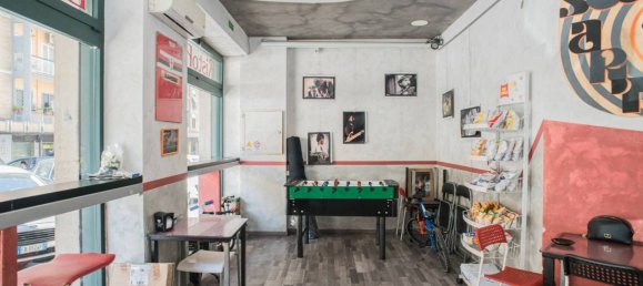 2 rooms Commercial property in Rome, Italy No. 334328 10