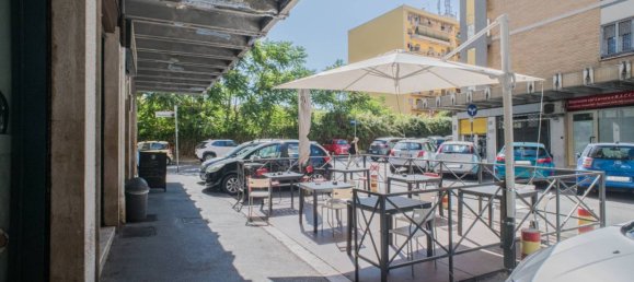 2 rooms Commercial property in Rome, Italy No. 334328 2