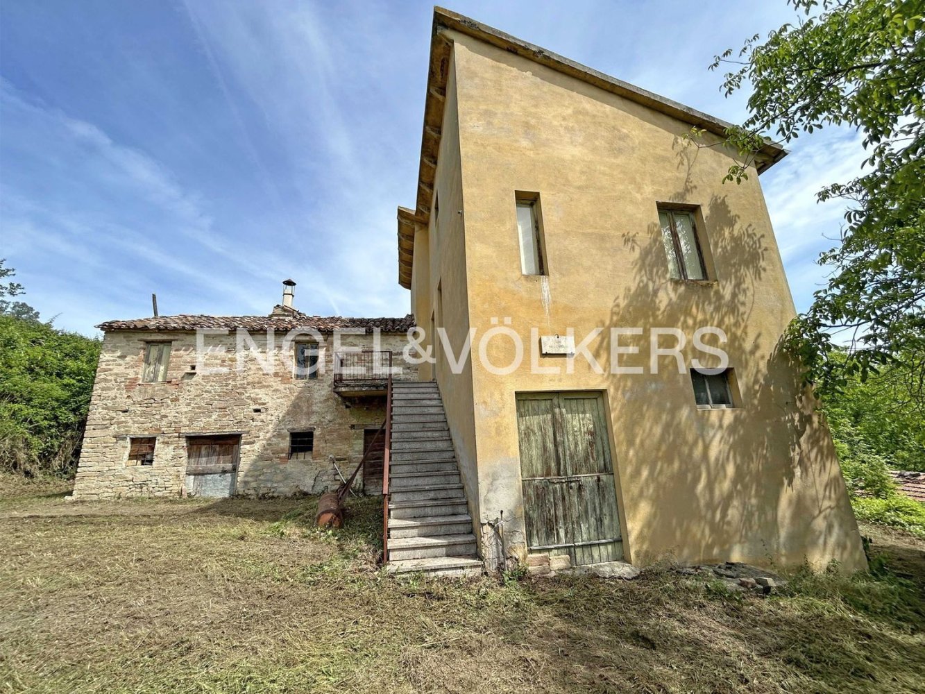 5 rooms House in Montelparo, Italy No. 127365