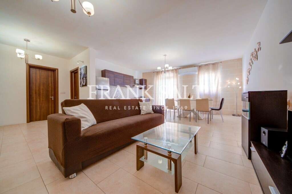 Apartamento de 3 dormitorios en Marsalforn, Malta No. 945