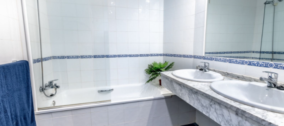 Apartamento de 3 dormitorios en Alhaurín el Grande, Spain No. 52840 12