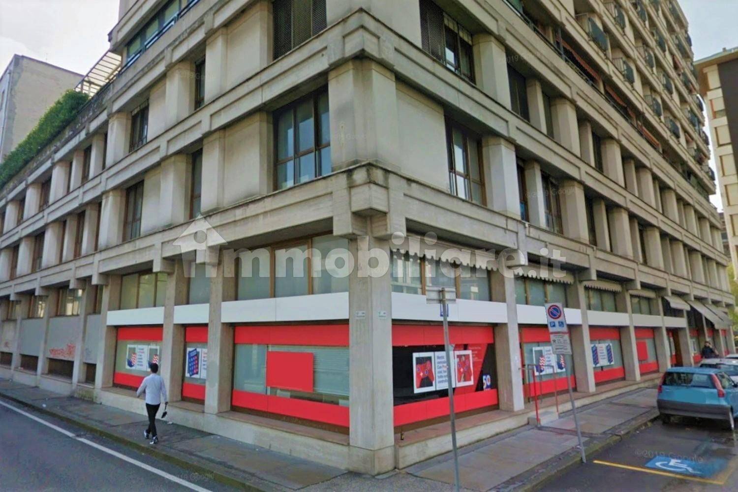 1648m² Commercial property in Padua, Italy No. 321688