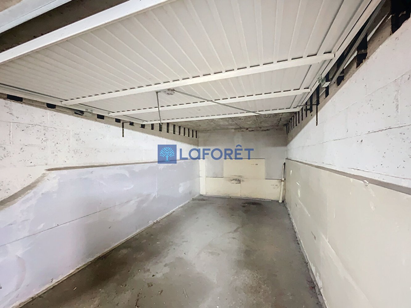 15m² Garage in Melun, France No. 167178