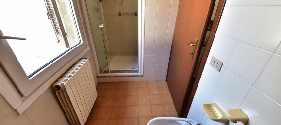 1 غرف نوم شقة في Oltrona di San Mamette, Italy رقم 317398 4