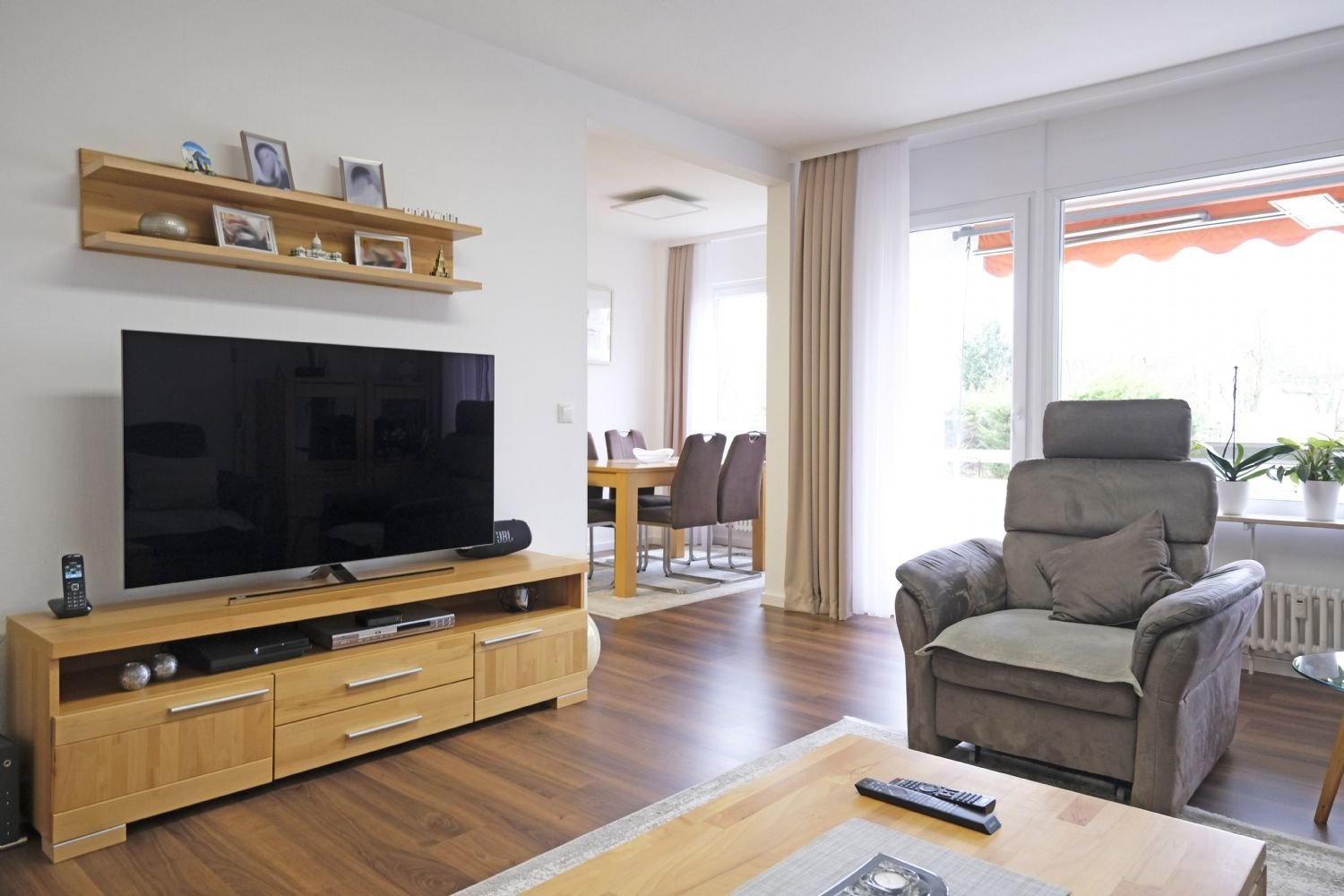 Apartamento de 3 dormitorios en Wiesbaden, Germany No. 106945