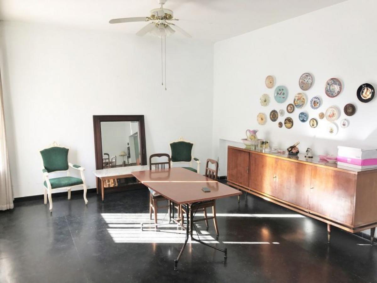 3 bedrooms House in Montevideo, Uruguay No. 8792