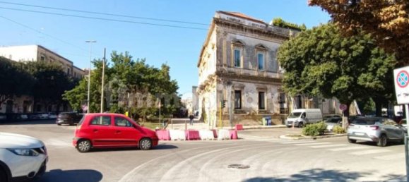 Коммерческая недвижимость с 1 комнатой в Лечче, Италия № 96778 8