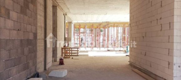 Коммерческая недвижимость с 1 комнатой в Лечче, Италия № 96778 13