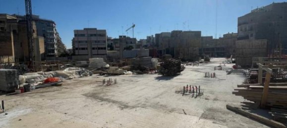 Коммерческая недвижимость с 1 комнатой в Лечче, Италия № 96778 14