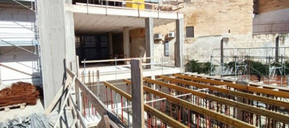 Коммерческая недвижимость с 1 комнатой в Лечче, Италия № 96778 17