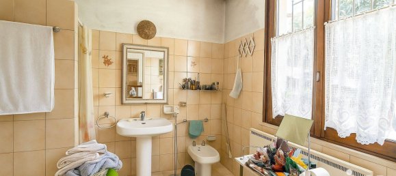 Edificio de 5 habitaciónes en Gazzuolo, Italy No. 378641 9