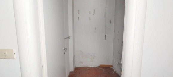 140m² Warehouse in Turin, Italy No. 214619 12