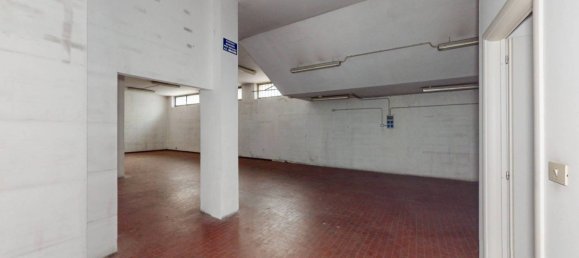 140m² Warehouse in Turin, Italy No. 214619 13