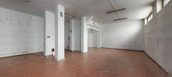 140m² Warehouse in Turin, Italy No. 214619 4