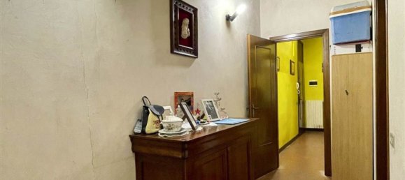 3 rooms Apartment in Mantua, Italy No. 250324 11