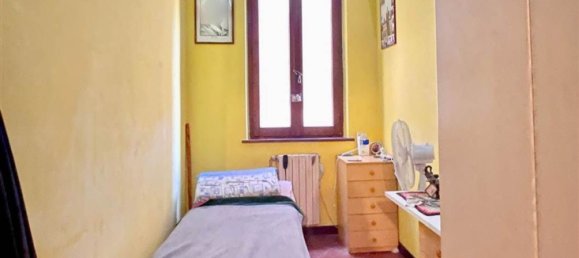 3 rooms Apartment in Mantua, Italy No. 250324 12