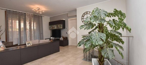 Apartamento de 2 dormitorios en Vignate, Italy No. 161144 11