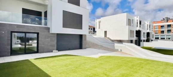 4 bedrooms Townhouse in Corroios, Portugal No. 93588 11