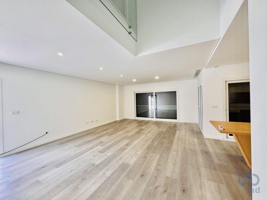 4 bedrooms Townhouse in Corroios, Portugal No. 93588