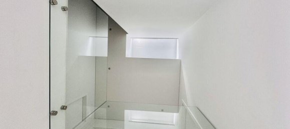 4 bedrooms Townhouse in Corroios, Portugal No. 93588 9