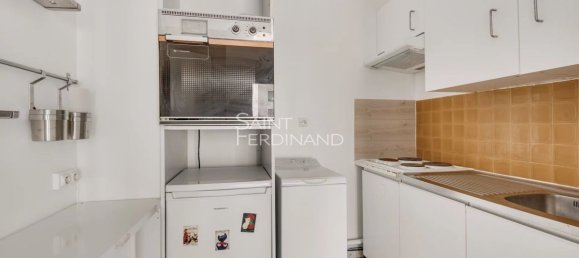 Studio in Paris, France No. 329863 4