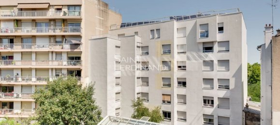 Studio in Paris, France No. 329863 6