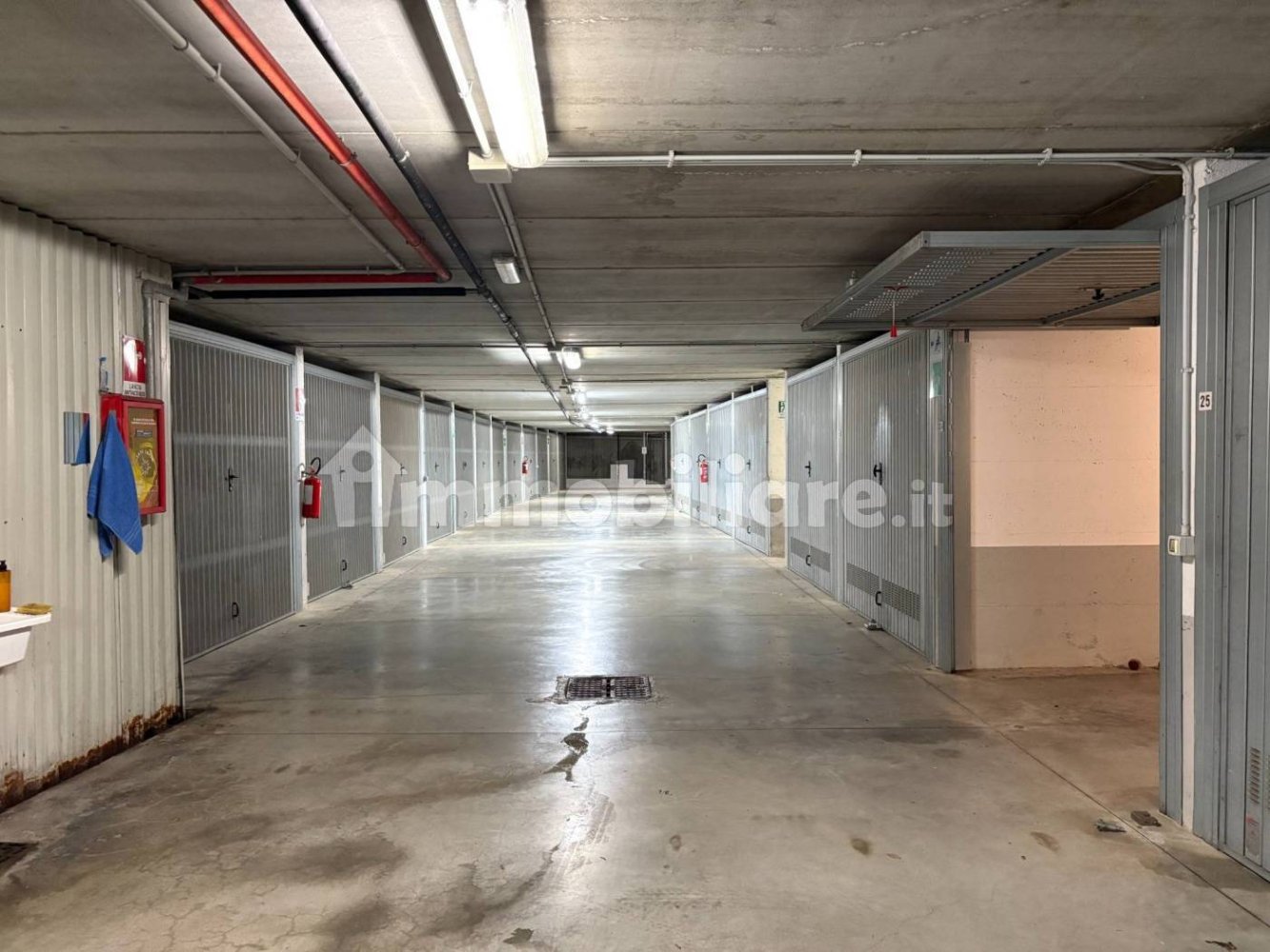 Garage à Genoa, Italy 22m² No. 355508