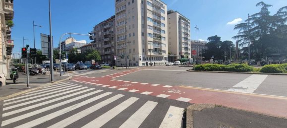 Коммерческая недвижимость с 3 комнатами в Милан, Италия № 314900 8