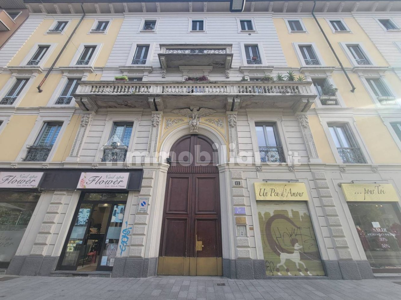 Коммерческая недвижимость с 3 комнатами в Милан, Италия № 314900