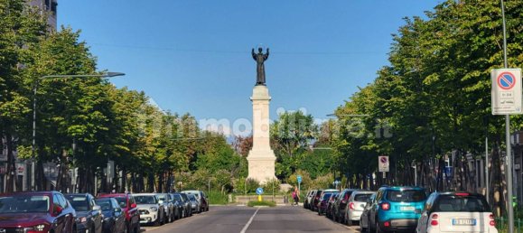 Коммерческая недвижимость с 3 комнатами в Милан, Италия № 314900 6