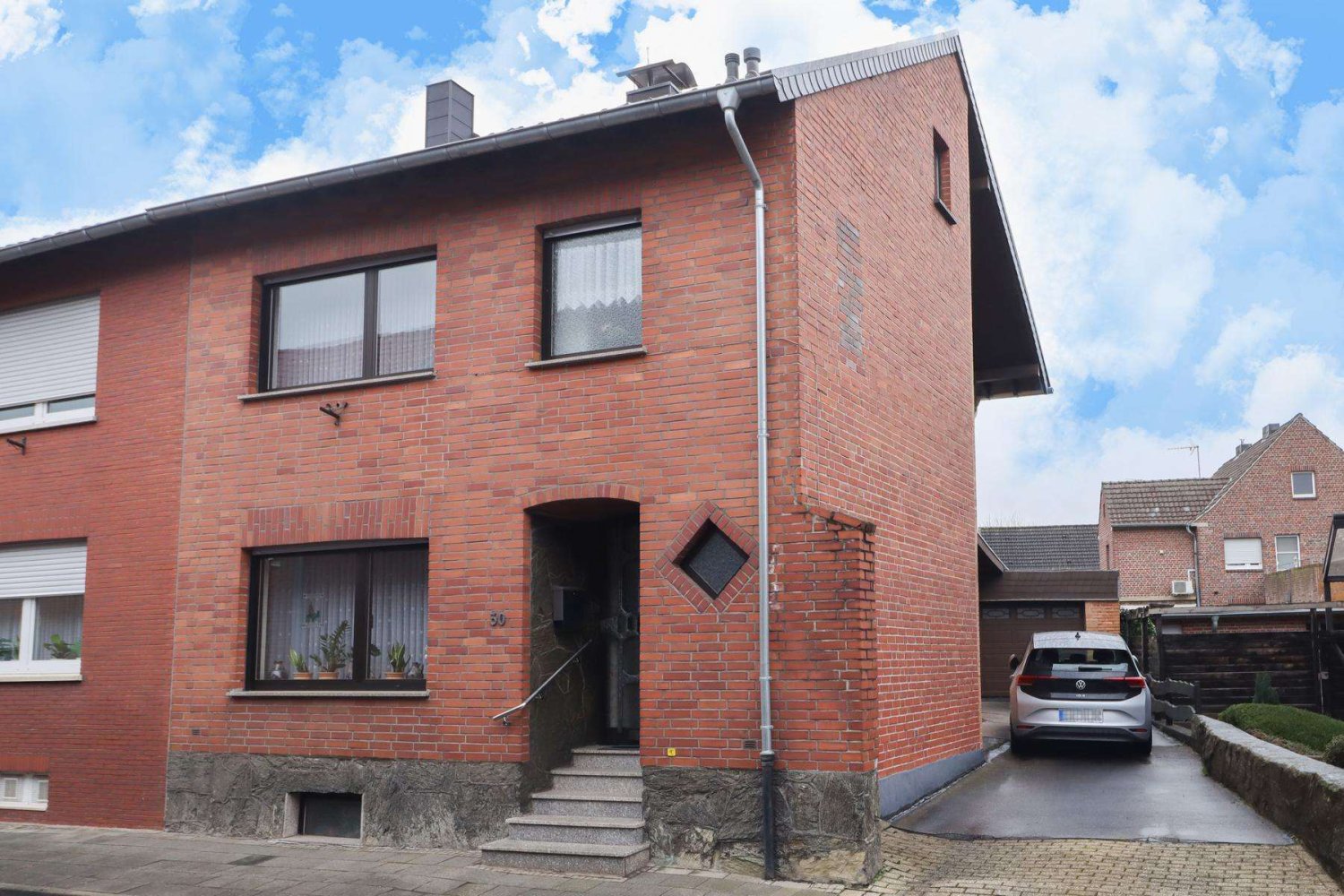 Таунхаус с 6 комнатами в Хайнсберг, Германия № 42982