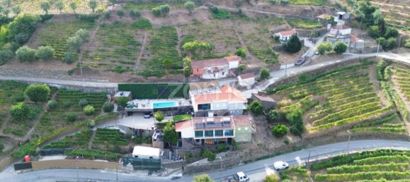 5 bedrooms Villa in Peso da Regua, Portugal No. 101855 3