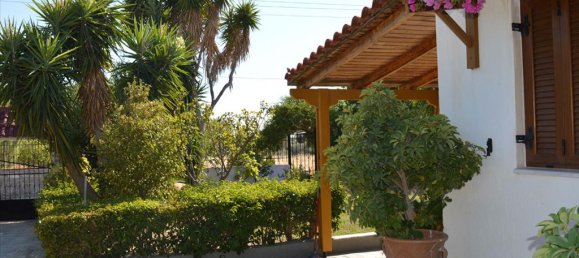 3 Schlafzimmer Gewerbliche Immobilie in Palaia Fokaia, Greece, Nr. 6988 3