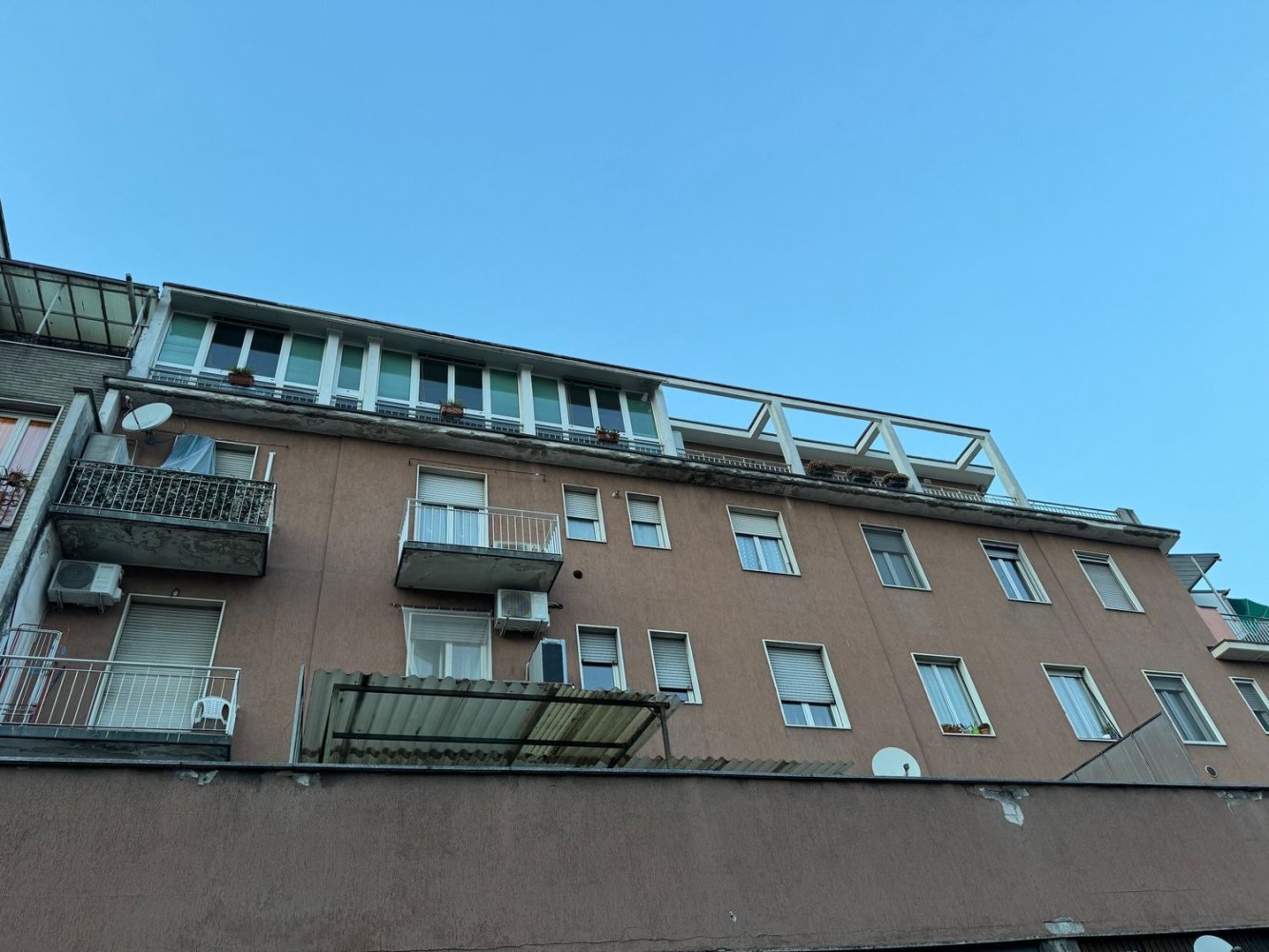 2 rooms Apartment in Milan, Italy No. 248260