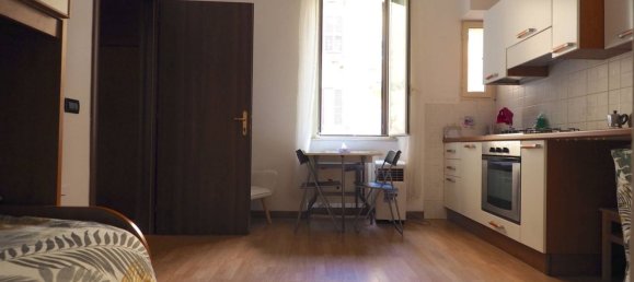 4 rooms Apartment in Rome, Italy No. 16660 10