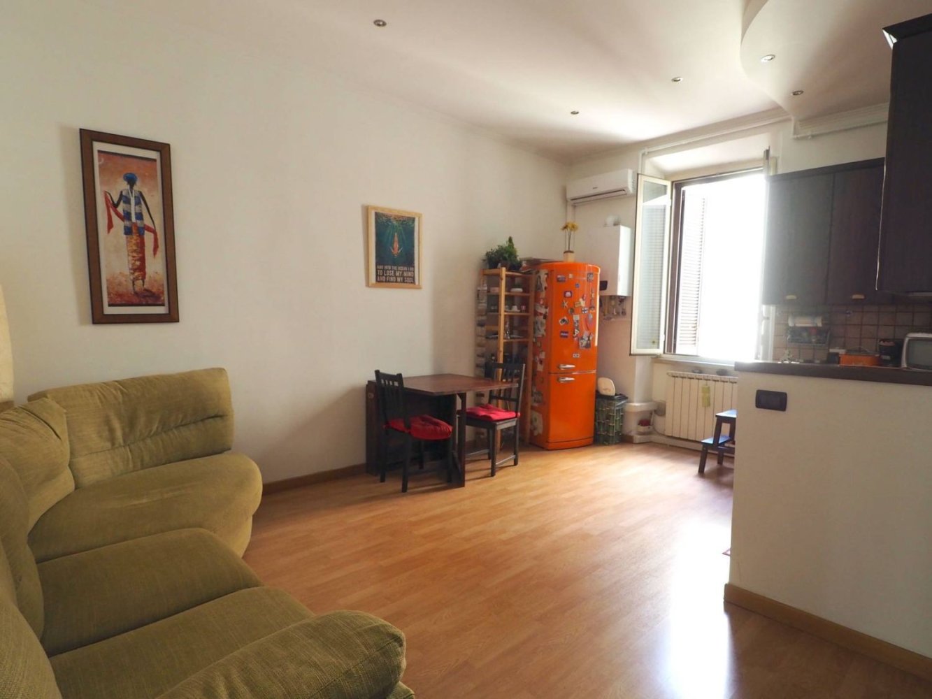 4 rooms Apartment in Rome, Italy No. 16660