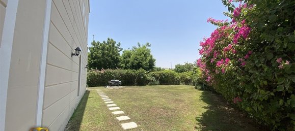 4 bedrooms Villa in Mudon, UAE No. 32431 13