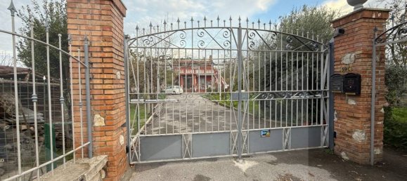 5-Zimmer Villa in Brusciano, Italy, Nr. 23940 11