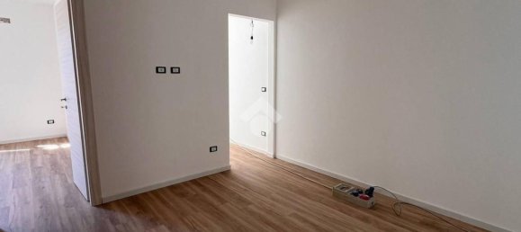 3-salle Appartement à Palermo, Italy No. 259137 8