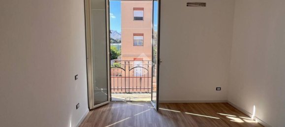3-salle Appartement à Palermo, Italy No. 259137 21