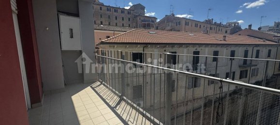 Квартира с 2 спальнями в Ези, Италия № 325760 5