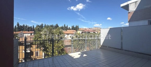 Квартира с 2 спальнями в Ези, Италия № 325760 9