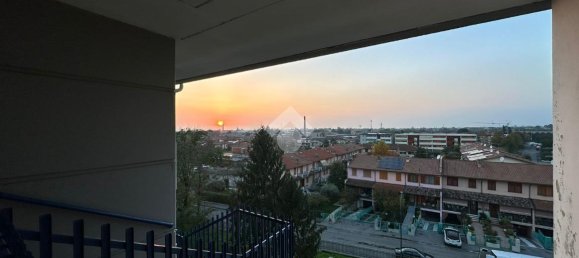 3-salle Appartement à Palazzolo sull'Oglio, Italy No. 6011 11