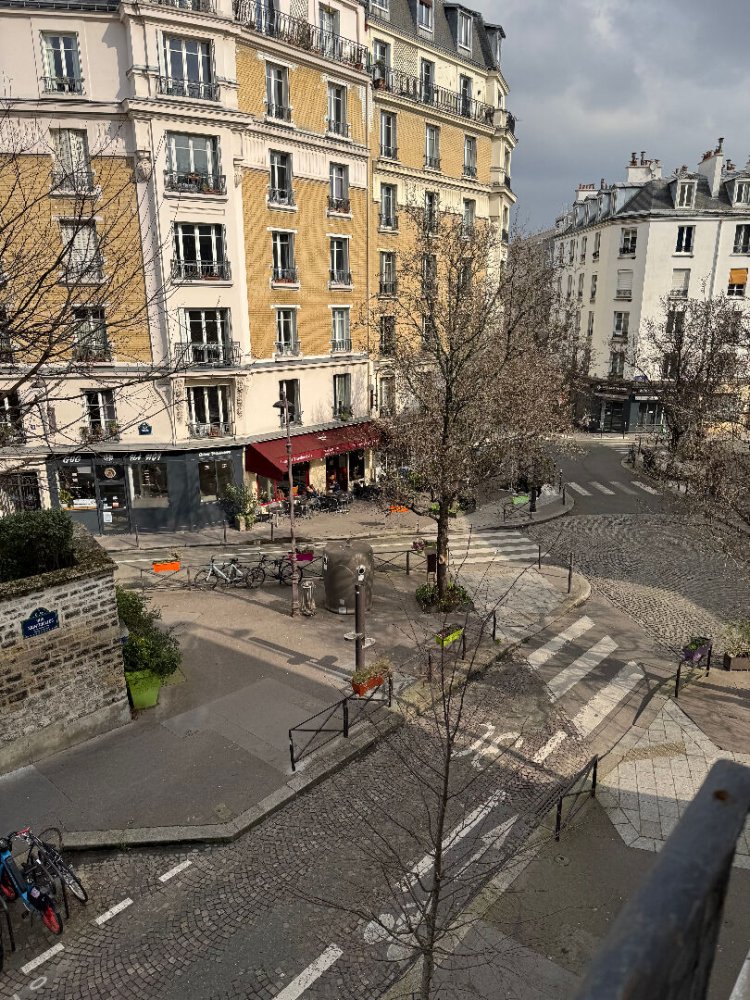 Studio in Paris, France No. 139103