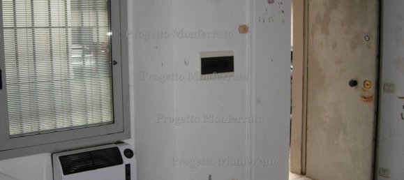 40m² Commercial property in Casale Monferrato, Italy No. 350475 10